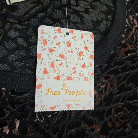 Free People Velvet Teddy Burnout Top Size Medium NWT - Picture 4 of 14